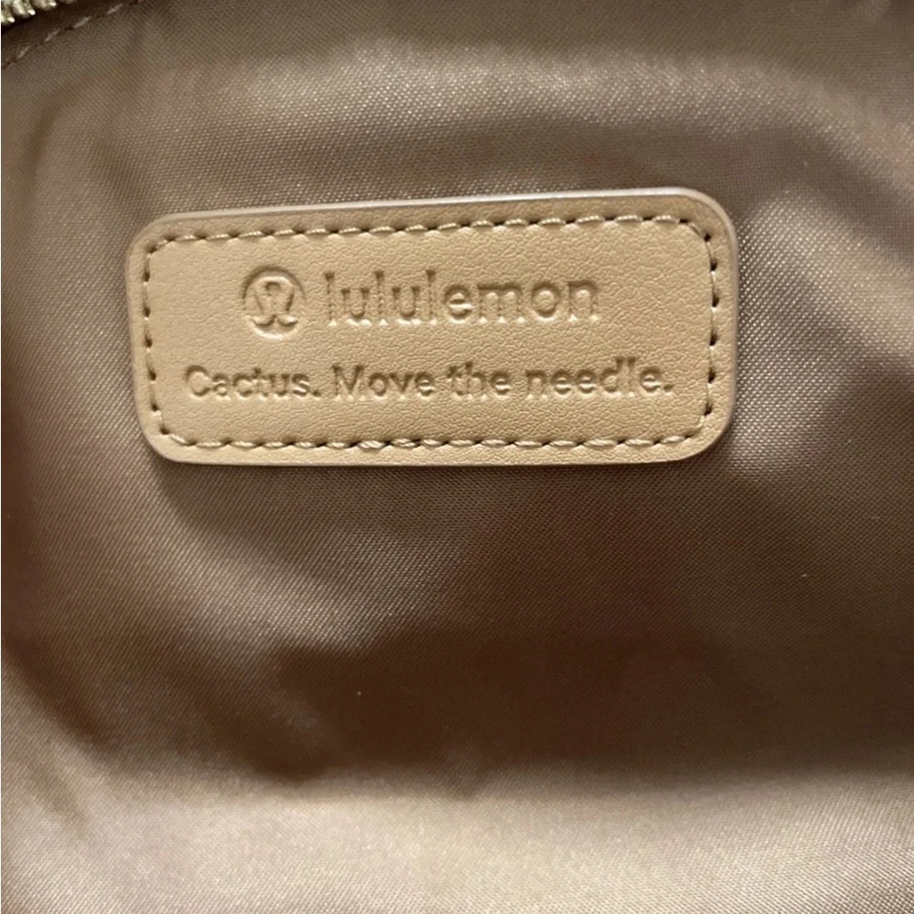 lululemon athletica tan crescent crossbody bag - Picture 5 of 8
